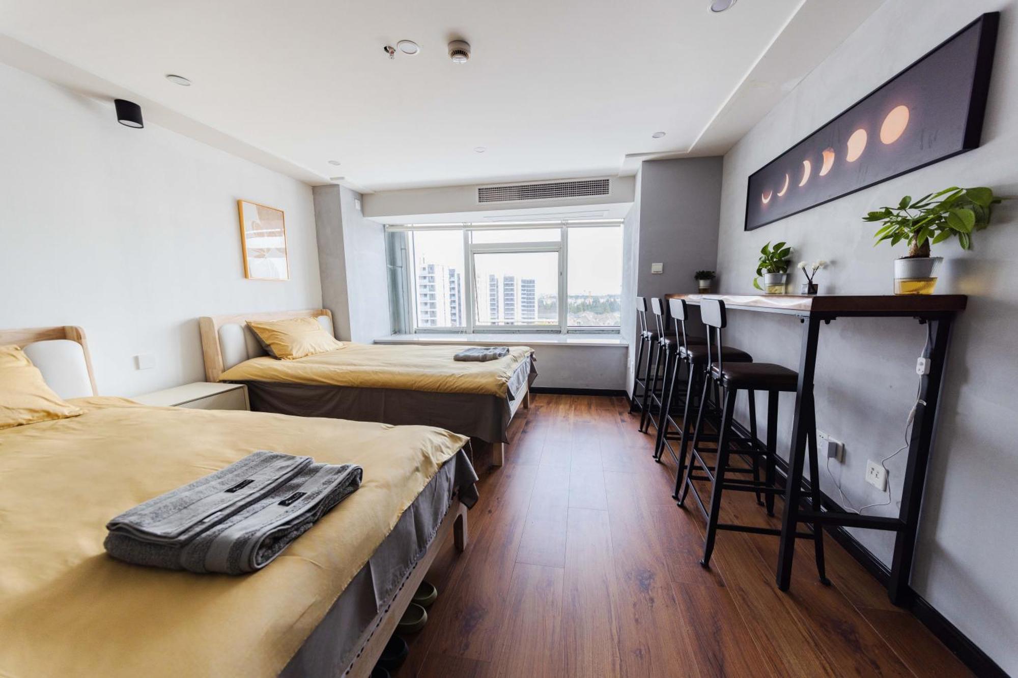 Hills&chuanyu Inn-line2,17 Near Necc, Qingpu District Apartment