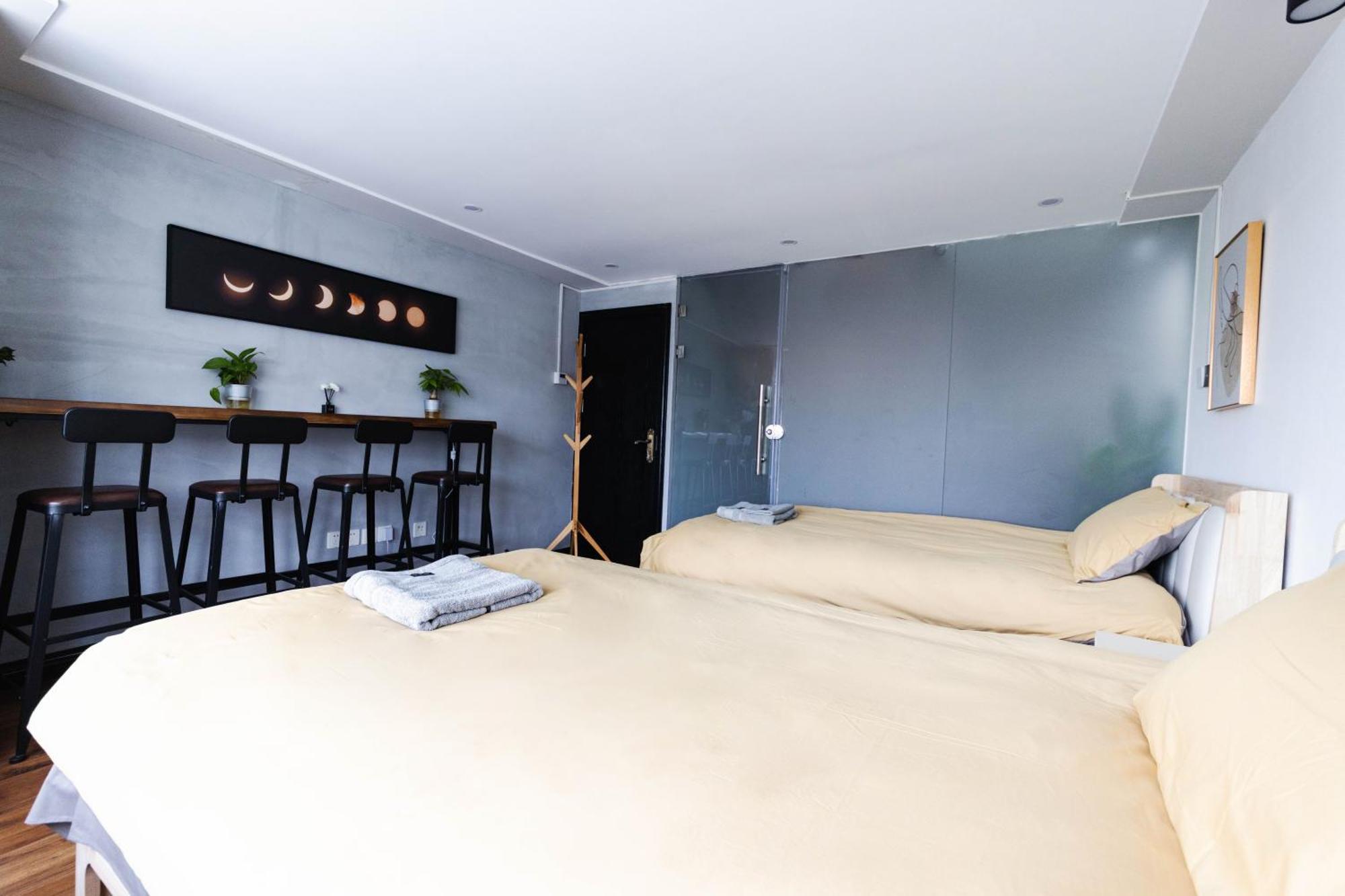 Apartment Hills&chuanyu Inn-line2,17 Near Necc, Qingpu District