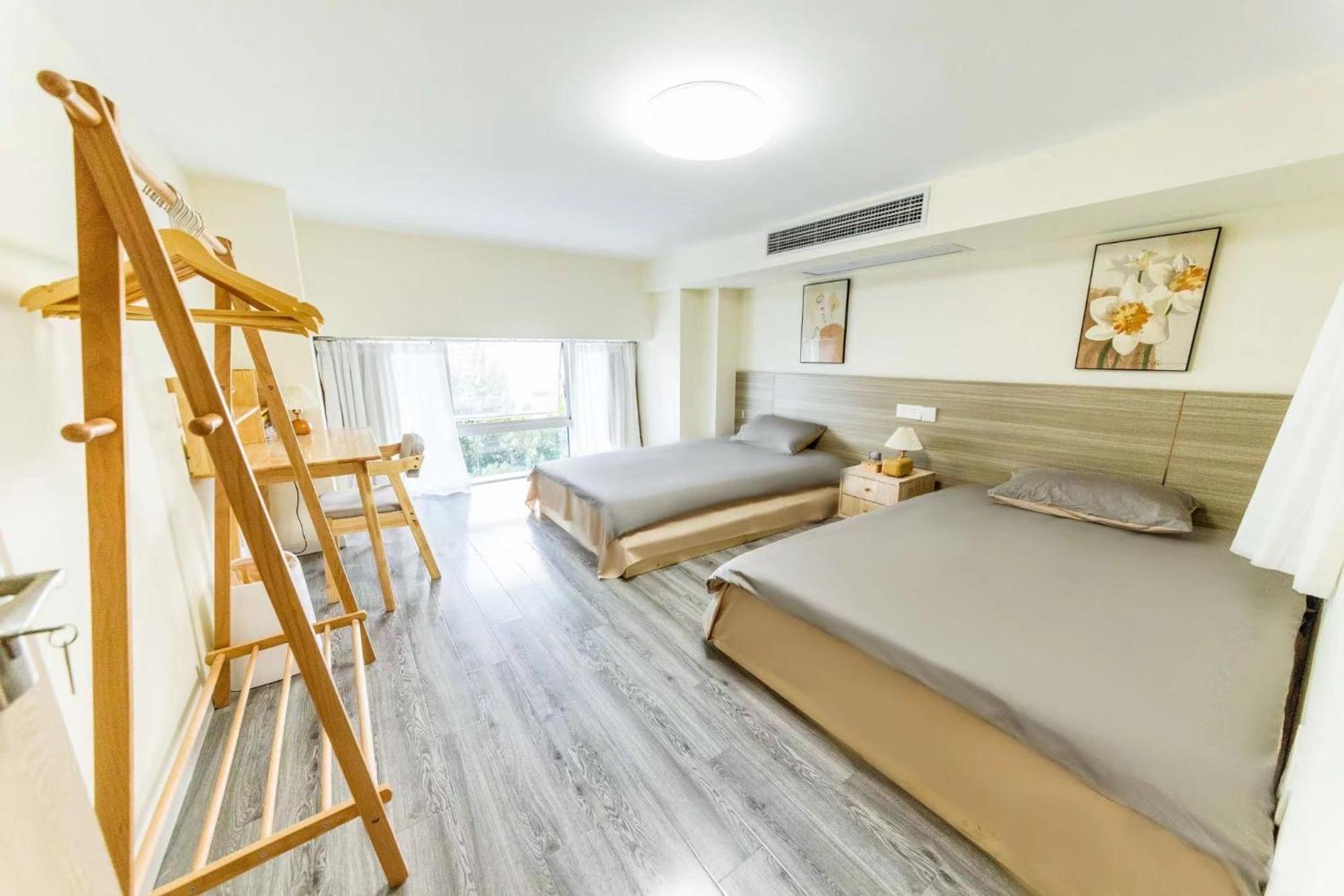 Hills&chuanyu Inn-line2,17 Near Necc, Qingpu District Apartment